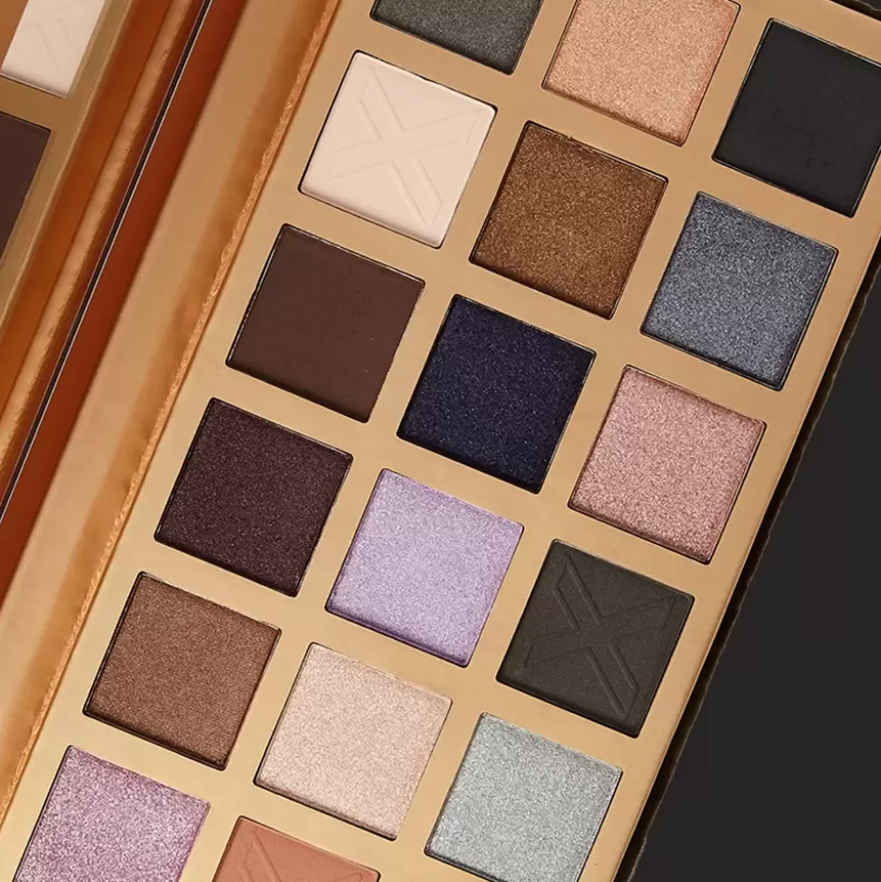 REVOLUTION Palette De 18 Fards A Paupières - Tuxxedo Palette - Xx Clearance